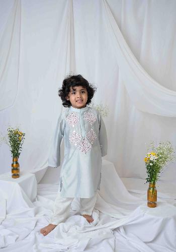 Light grey embroidered kurta set for boys