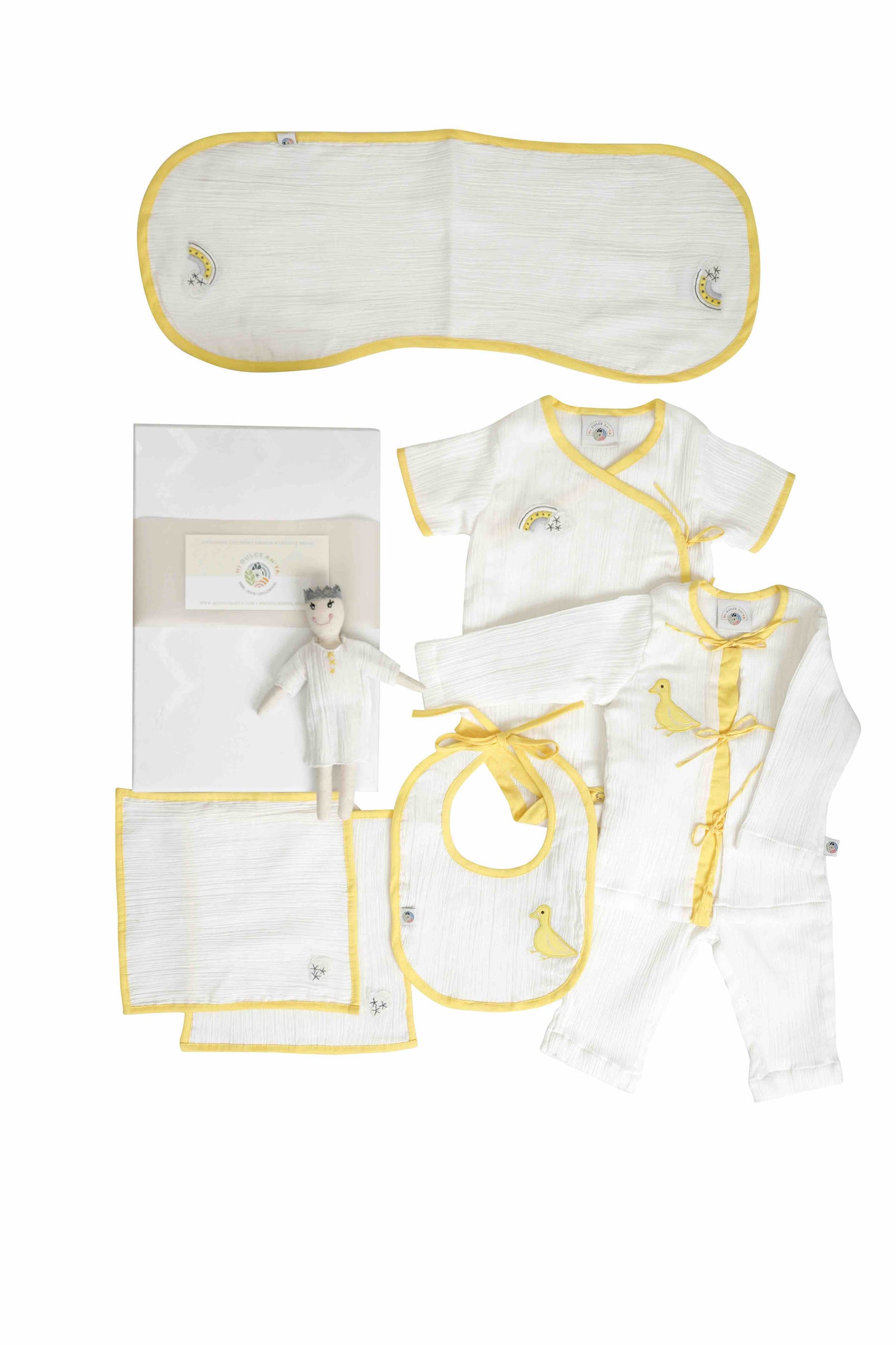 Luxury embroidered baby gift set neutral